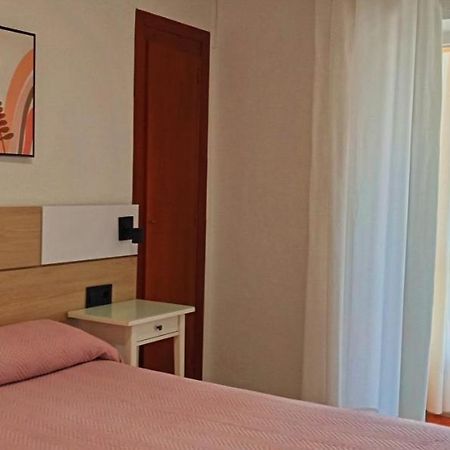 קדיז Hostal Bahia מראה חיצוני תמונה