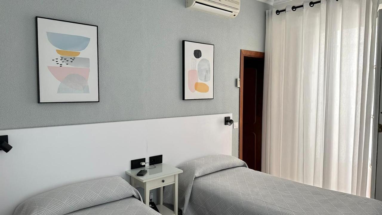 קדיז Hostal Bahia מראה חיצוני תמונה